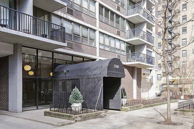 1st image of 2740 N Pine Grove Ave APT 6G