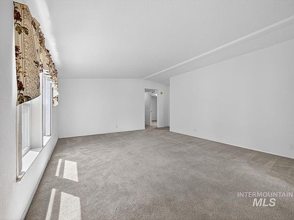 4th image of 665 Liberty Ln