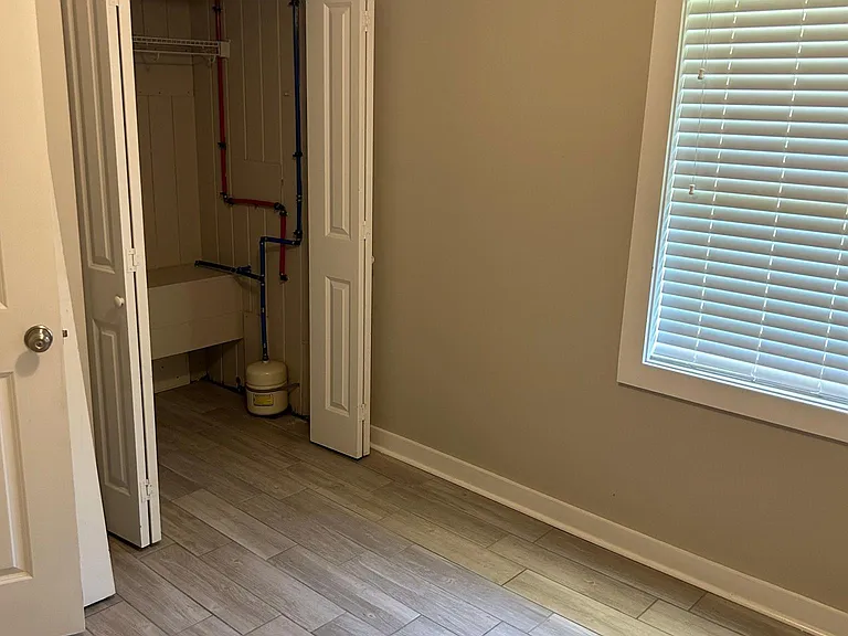 175 Oak St — Photo 16