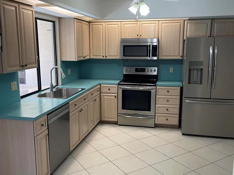 6050 Amberwoods Dr — Photo 6