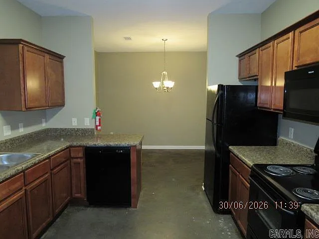 1410 Robins St #5 — Photo 3