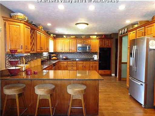 3rd image of 13 Delana Ct