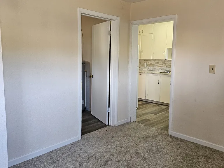 1404 Martin Ln #C — Photo 8