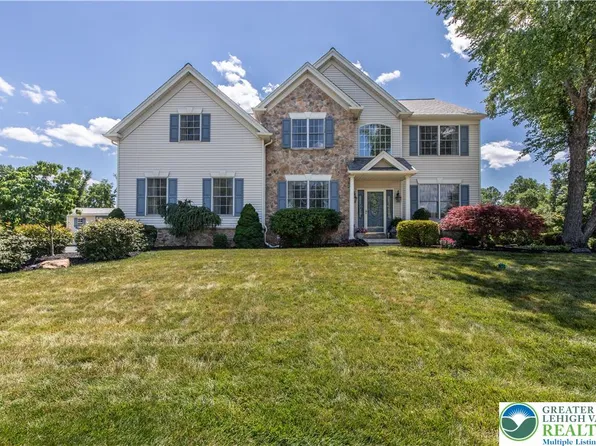 5110 Adriana Ct, Center Valley, PA 18034