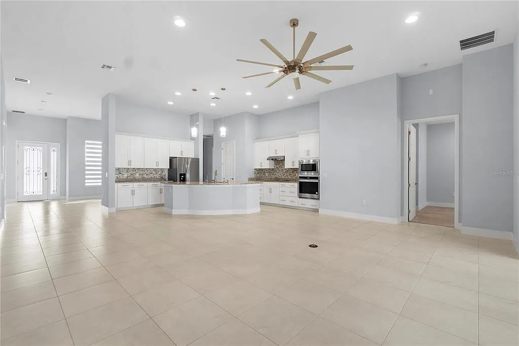 Building Photo - 2320 Symphony Cir