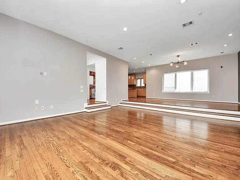 1823 Southmore Blvd — Photo 13