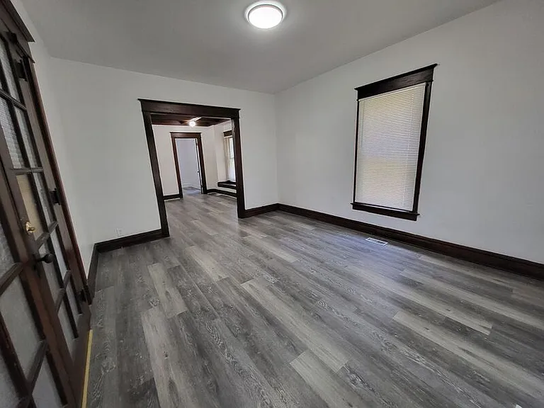523 W Maple Ave #1A — Photo 3