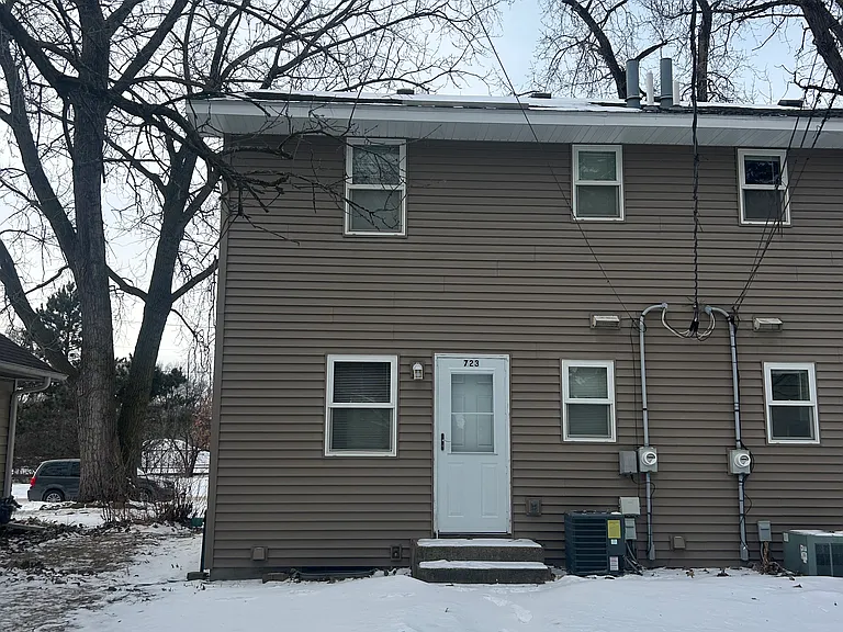 723 Tyler St NE — Photo 15