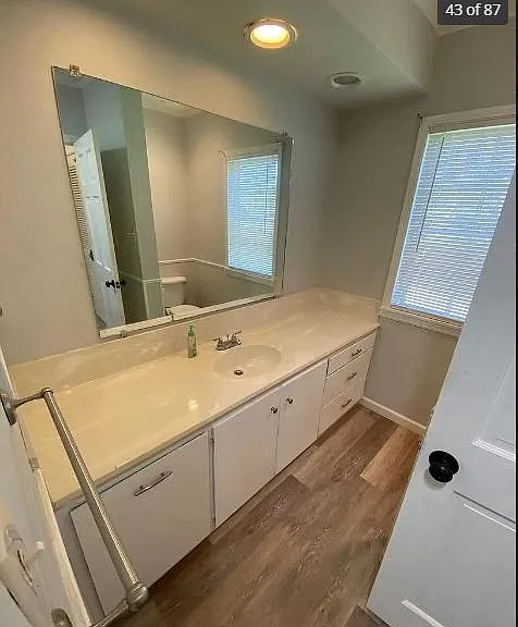 2419 S Greenwood Ave — Photo 11