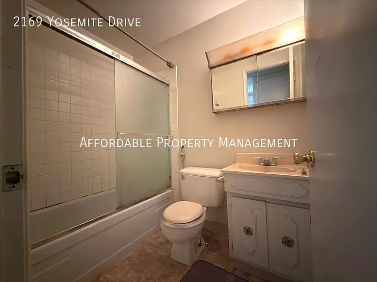 2169 Yosemite Dr — Photo 11
