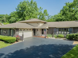 353 Woodbine Ct, Wood Dale, IL 60191