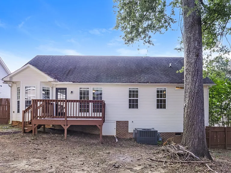 203 Zircon Ln — Photo 16