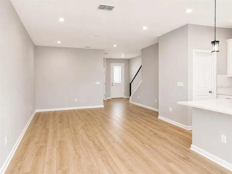 1043 Palm St — Photo 5