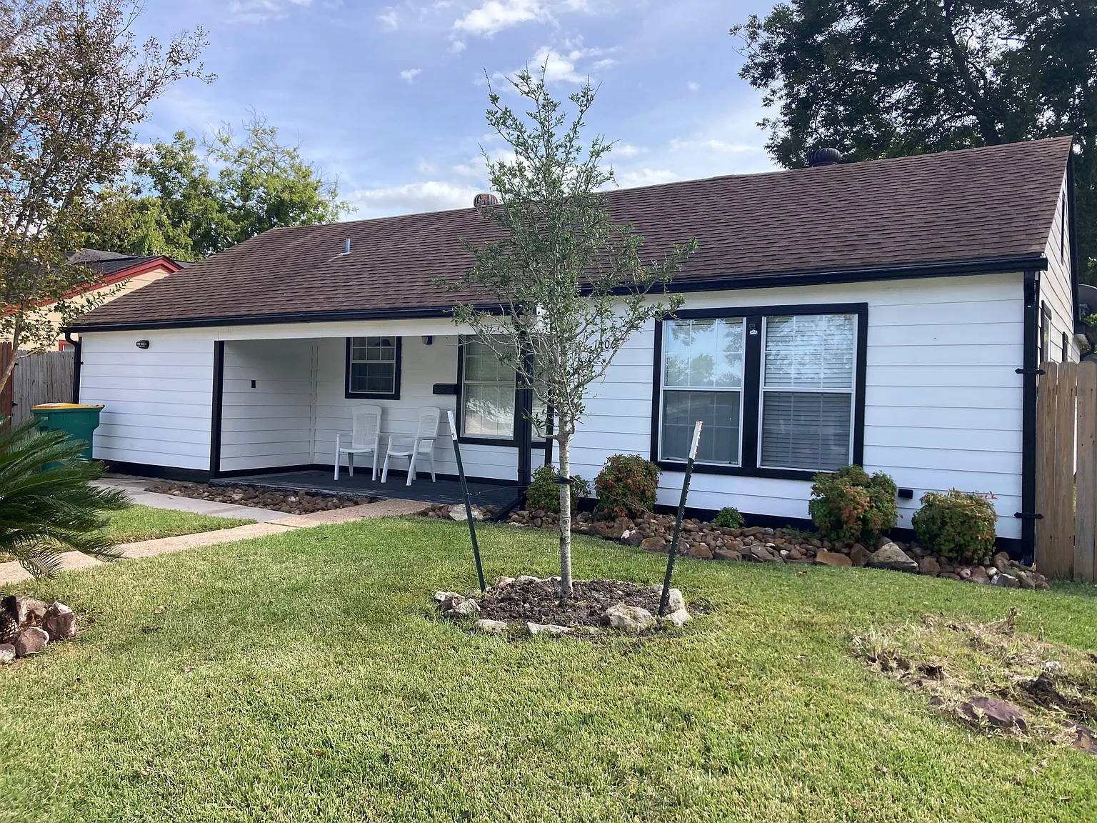 3 bed, 1190 sqft, $1,400 — Photo 2