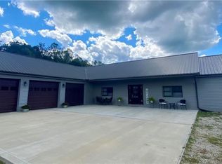 2115 N Parmiter Rd NE, McConnelsville, OH 43756