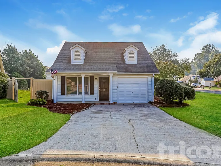 113 Cobblestone Ct — Photo 1