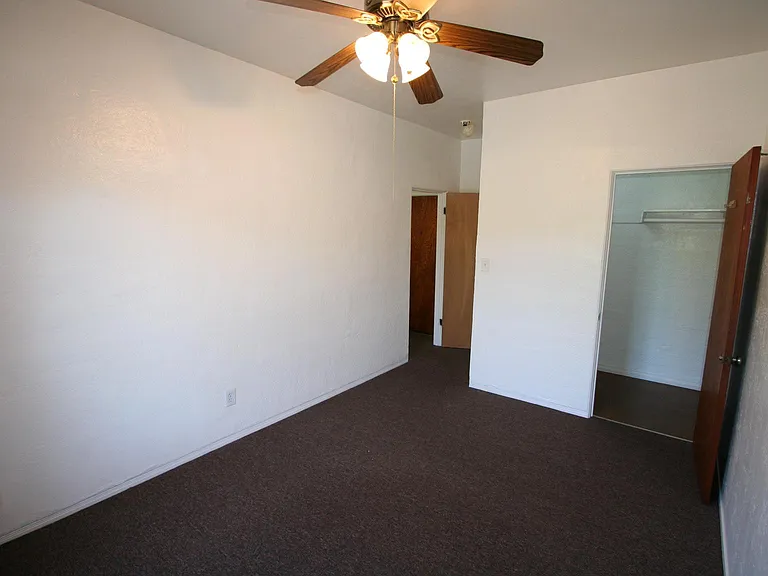 1458 E 33rd St #15 — Photo 8