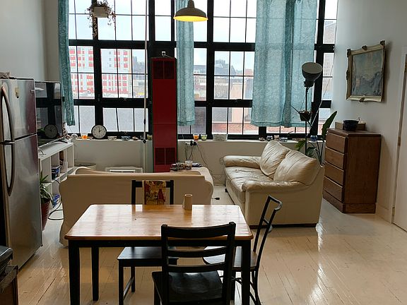4th image of 248 McKibbin St #2R