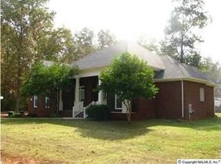12 Crumrine Pl, Hazel Green, AL 35750