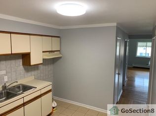 9672 Golf Ter APT 2W, Des Plaines, IL 60016
