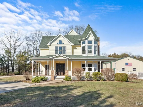 330 Stonehenge Dr, Washington, MO 63090