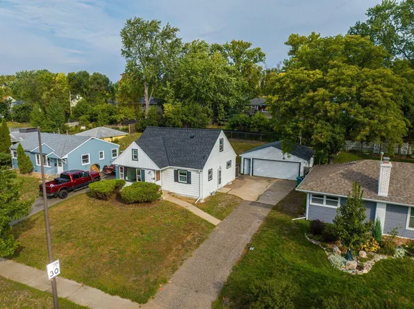 8924 Cedar Lake Rd S, Minneapolis, MN 55426
