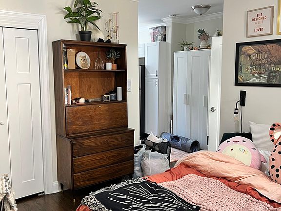 5th image of 3815-3817 N Greenview Ave #1G