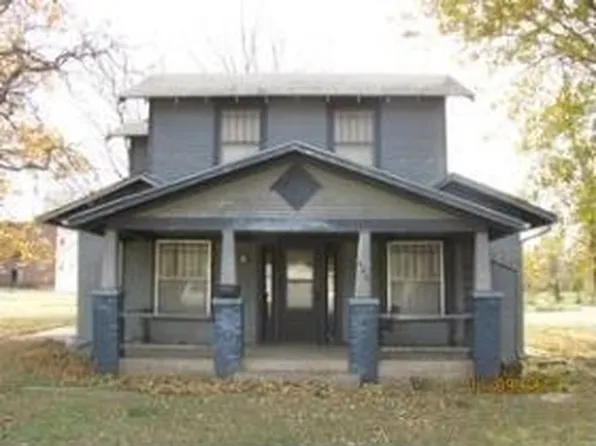 20 N Harris Dr, Rose Hill, KS 67133