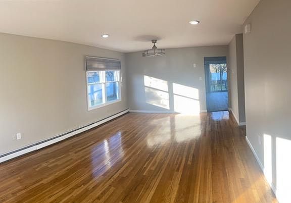 2nd image of 7 Maguire Ct