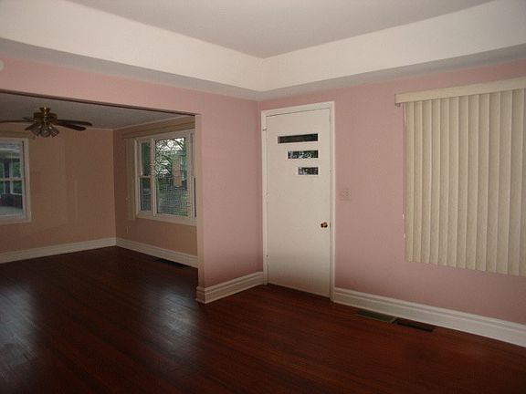 3rd image of 521 E Jackson St