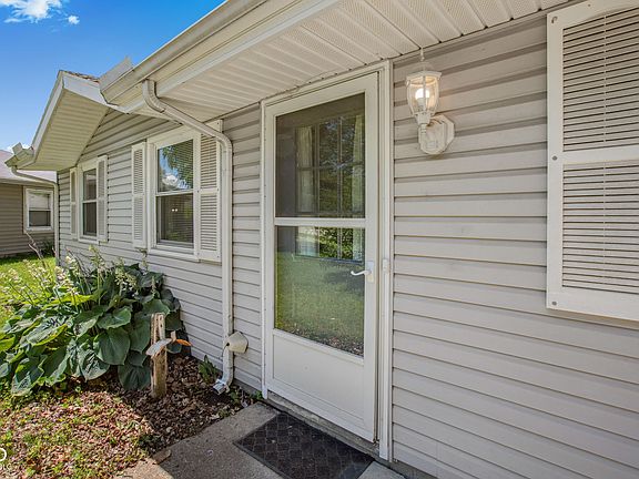 4th image of 113 Chateau Ct