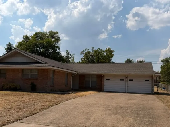 5101 Lakemoor Dr, Waco, TX 76710