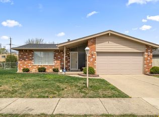 26896 Rochelle St, Dearborn Heights, MI 48127