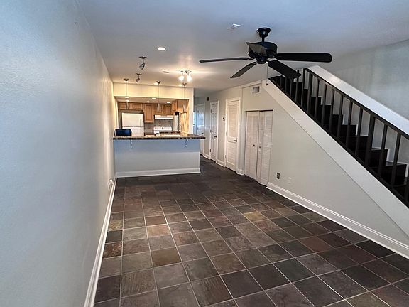 4th image of 4892 W Gandy Blvd