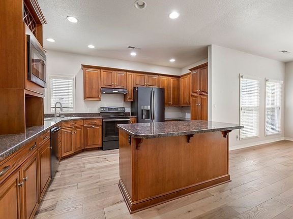 5th image of 4130 N Meadow View Dr