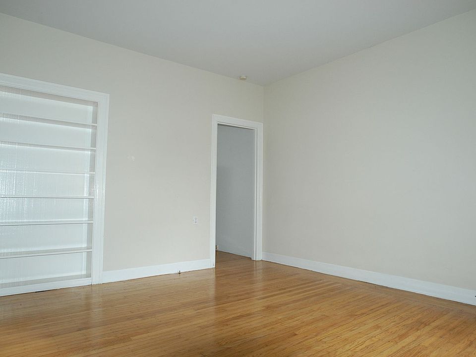 Building Photo 5