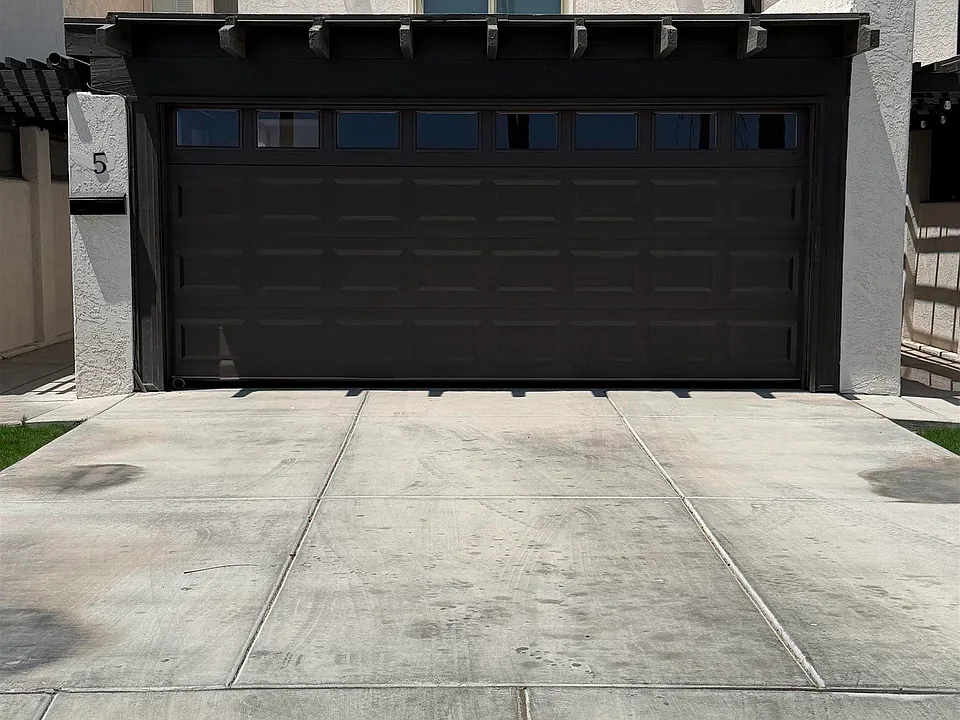 1440 E Laguna Pl