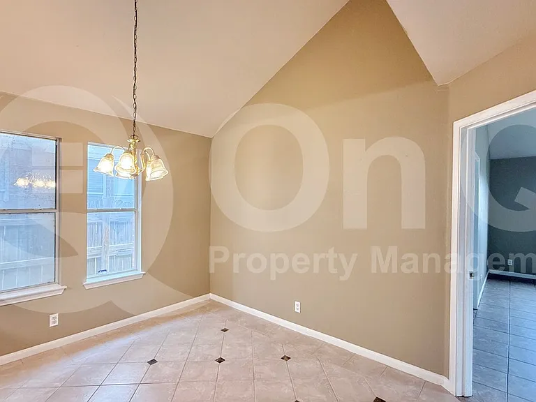 1512 Saint Leger St — Photo 9