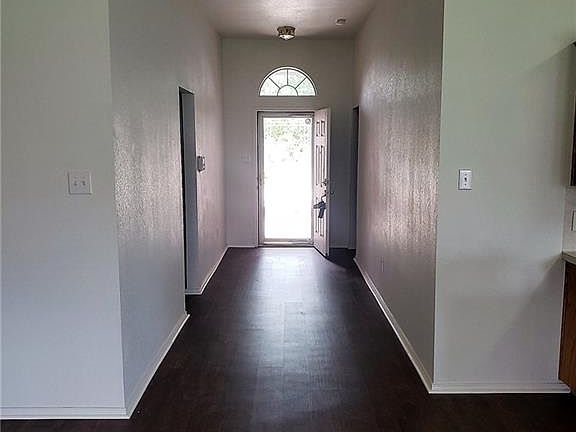 2nd image of 9121 Autumn Falls Dr