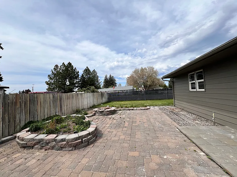 405 SE Dunham St #405 — Photo 11