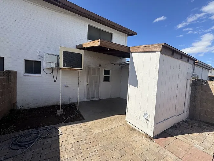 3 bed, 1.5 bath, 1050 sqft, $1,295 — Photo 3