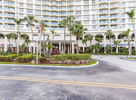 3rd image of 3800 S Ocean Dr APT 320