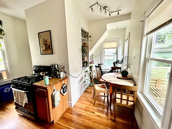 4th image of 26 Appleton St #2
