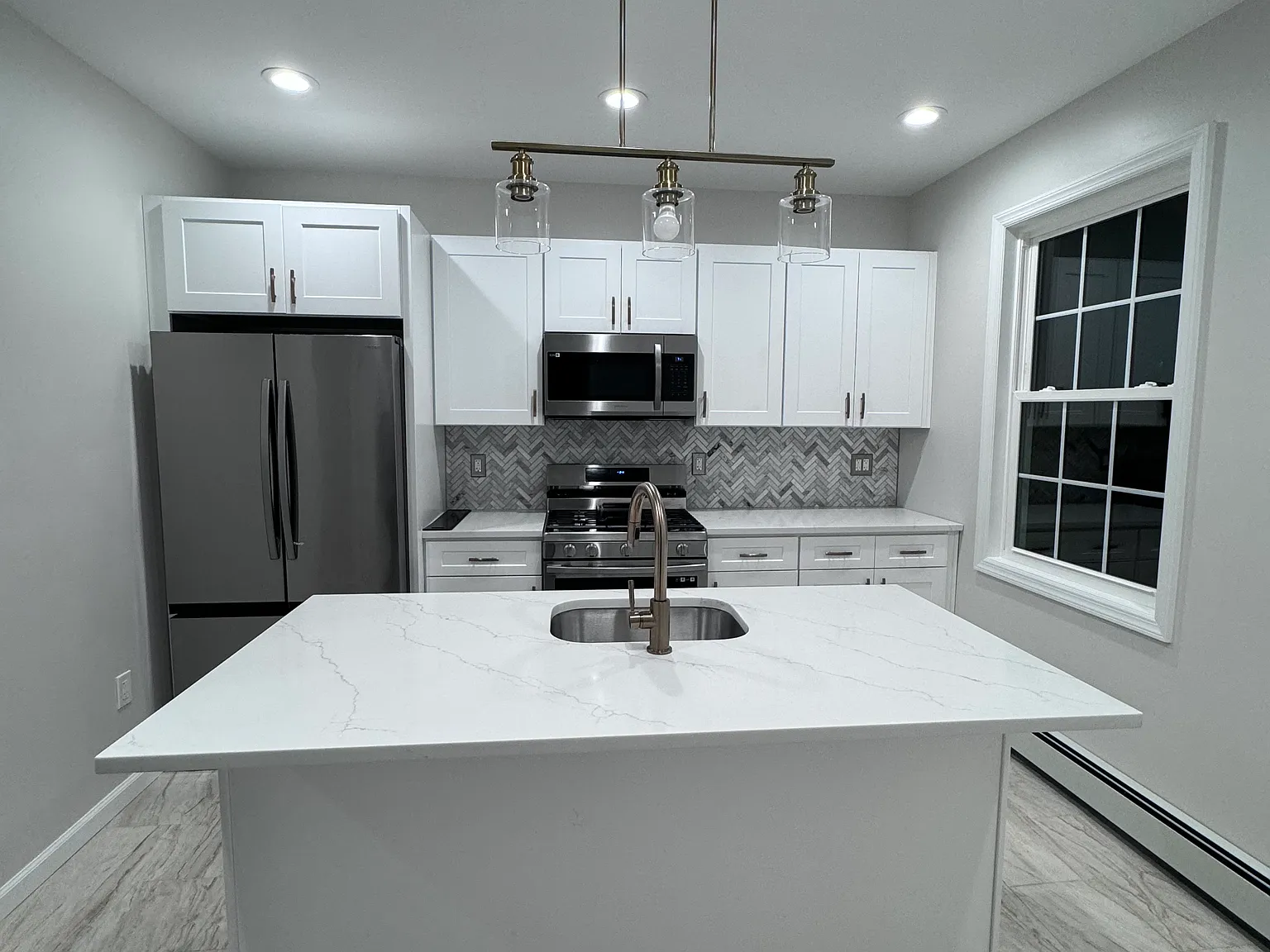 4 bed, $3,100 — Photo 2