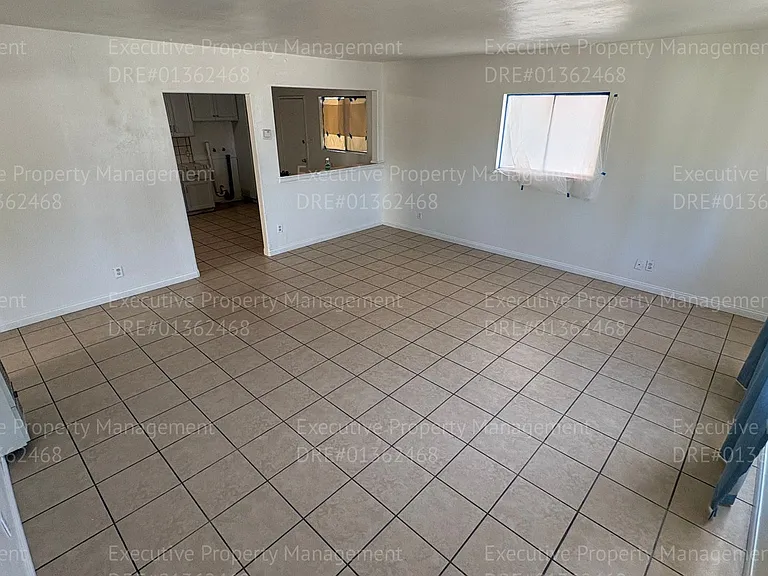 820 Moore St — Photo 10