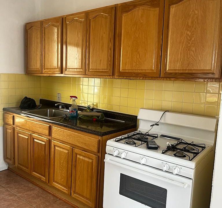 1st image of 2559 Radcliff Ave APT 2