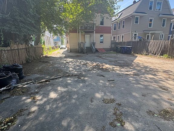 4th image of 464-466 Wilmot Avenue