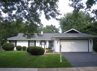 100 N River Rd, Naperville, IL 60540