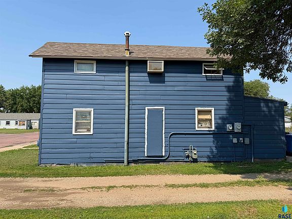 4th image of 412 SW 2nd St