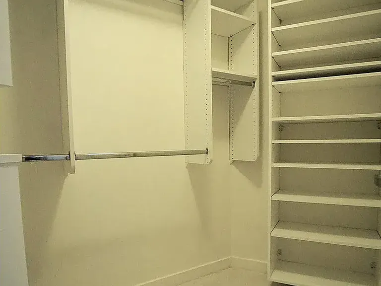 1926 W Burnside St #202 — Photo 12